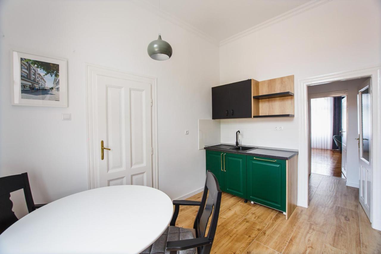 Spacious Riverviews Apartment Near Piata Unirii Oradea Εξωτερικό φωτογραφία